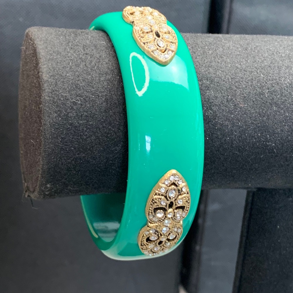 Premier Designs Green Resin Bangle Bracelet Gold Filigree Rhinestone Accents 8in